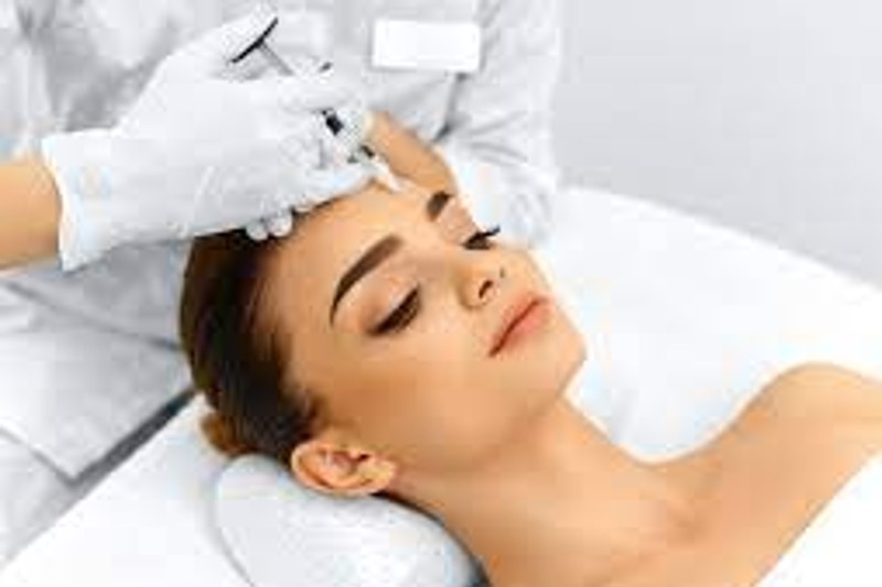 Когда начинать делать уколы красоты? Когда начинать делать уколы красоты?